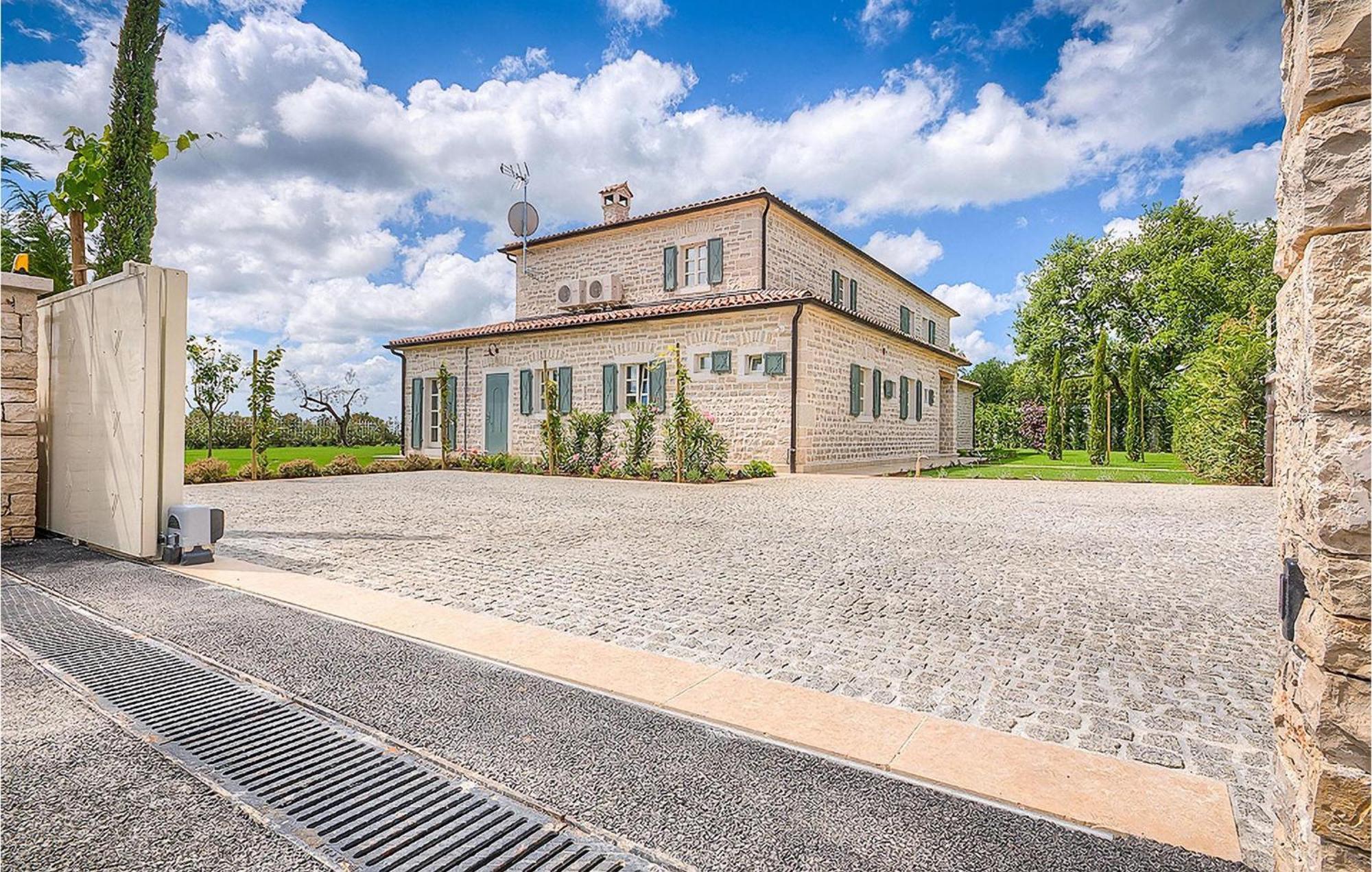 Villa Nevia Rovinj Exterior photo